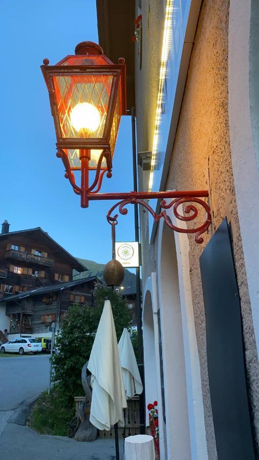 Gasthaus Edelweiss Langwies Екстериор снимка
